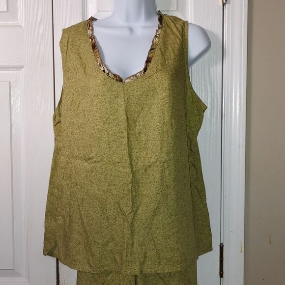 Paradiso 4 pc  beaded outfit  cropped pants and 3 various matching shirts  Sz XL - Picture 5 of 13